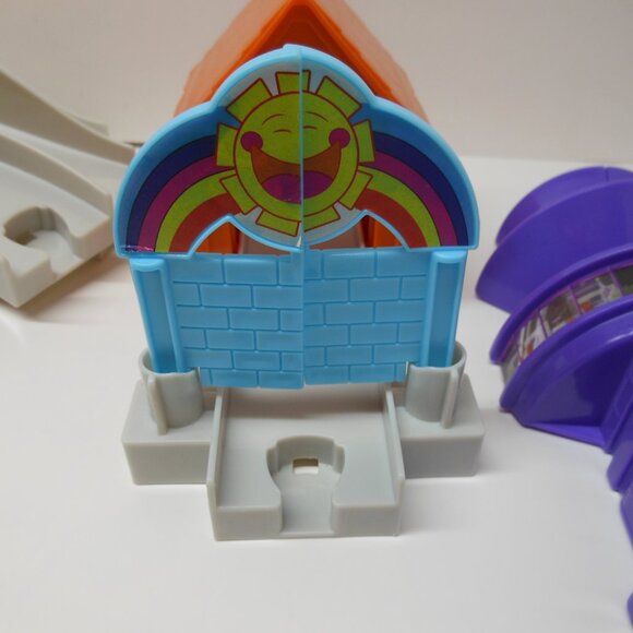 Paw Patrol: The Movie Liberty Total City Rescue Vehicle Playset and 6 Cars - Picture 12 of 15